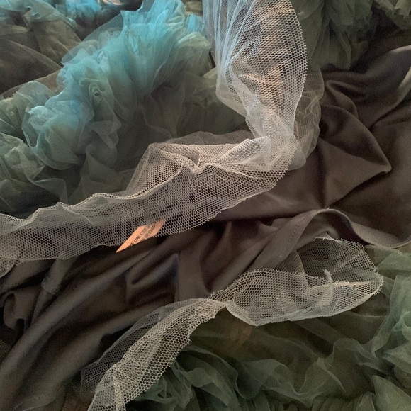 MAC DUGGAL
Thin Strap Beaded Bodice Tiered Tulle Dress - Picture 15 of 17